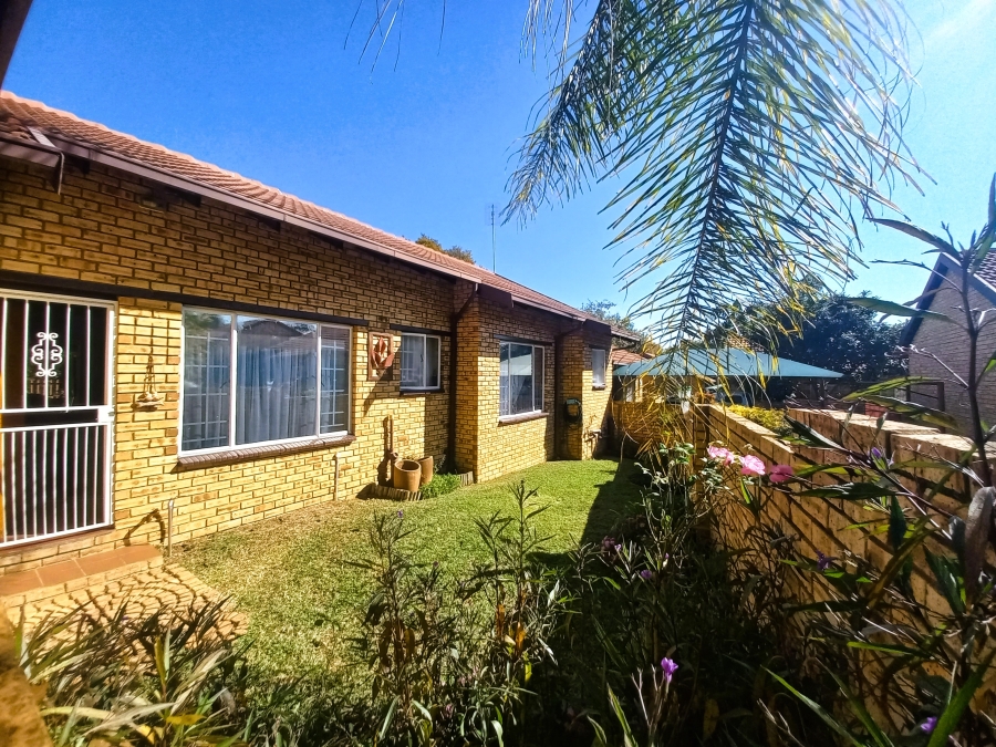 3 Bedroom Property for Sale in Safari Gardens North West